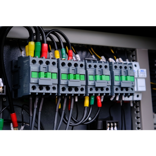 3v1 šroubový kompresor 11 kW | 1500 l/min | 500l nádrž a odvlhčovač