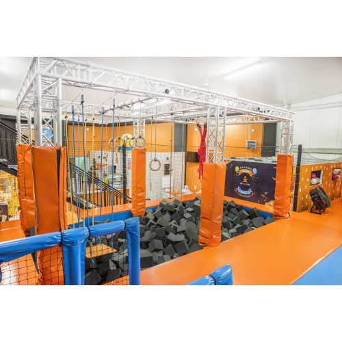 Trampolínový park - celá konstrukce s vybavením | Podnikání na prodej